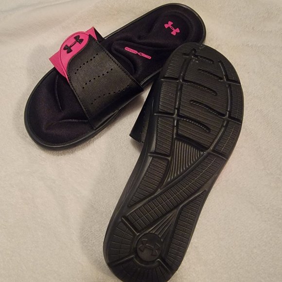 Under Armour - Picture 2 of 2